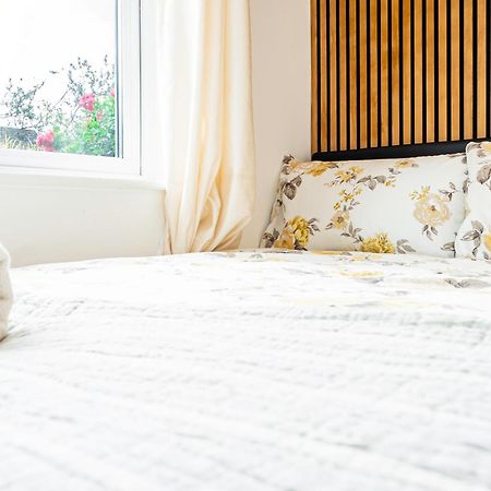 Earley Luxury Ensuite Room With Private Entrance Reading Dış mekan fotoğraf