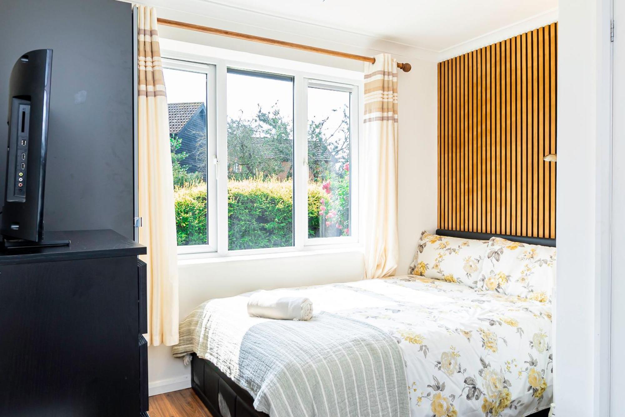 Earley Luxury Ensuite Room With Private Entrance Reading Dış mekan fotoğraf